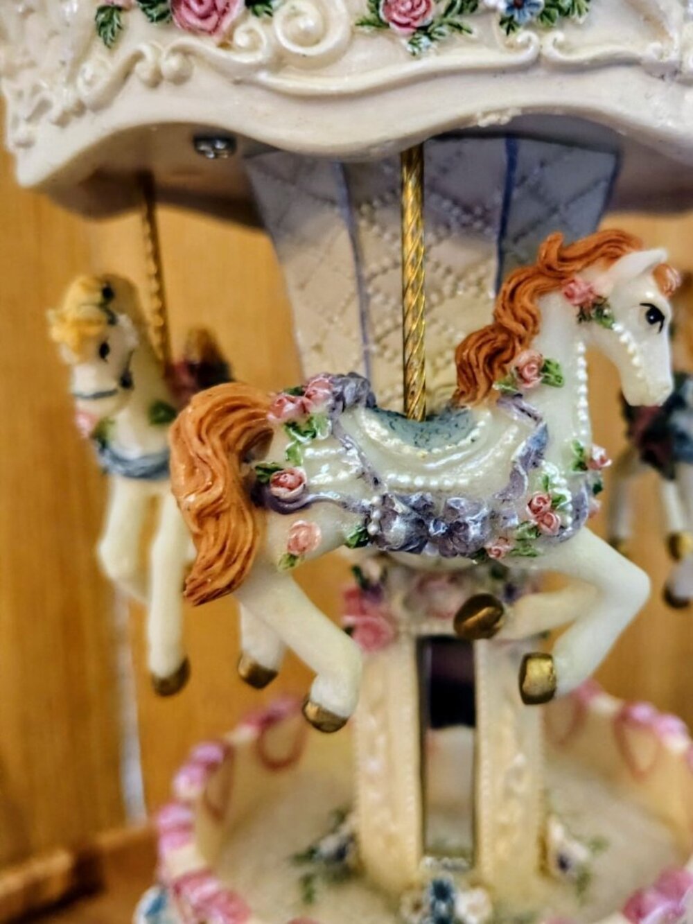 Musical Victorian Carousel Plays "All The Pretty Little Horses" Classic Treasure